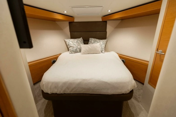 2016 Hatteras 60