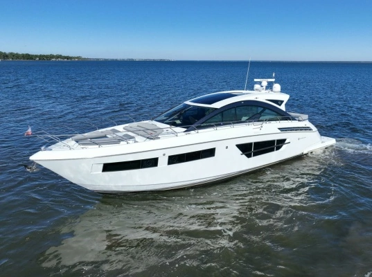 2020 Cruisers Yachts 60