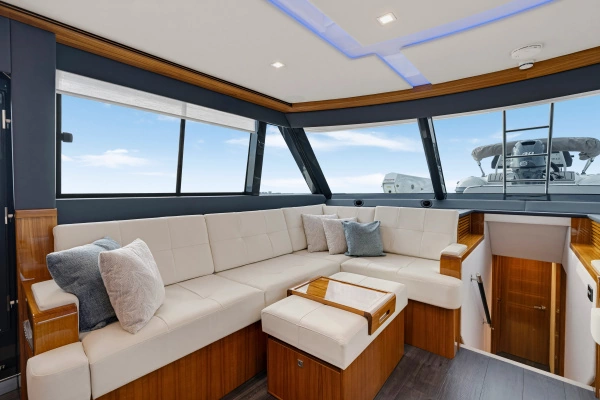 2025 Riviera 72