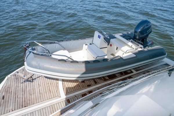 2005 Sunseeker 82