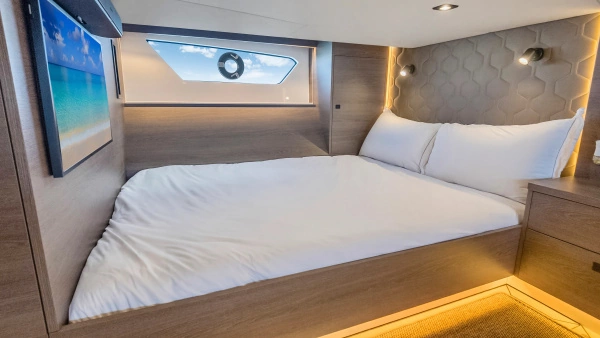 2022 Vanquish Yachts 58