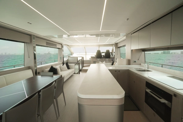 2025 Sunseeker 76