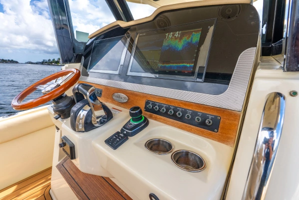 2019 Chris-Craft 30