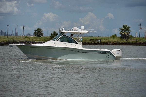 2016 Grady-White 330 Express 