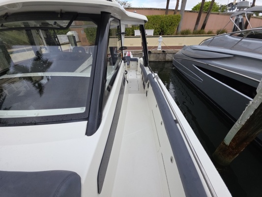 BFT 42ft Boston Whaler Yacht For Sale