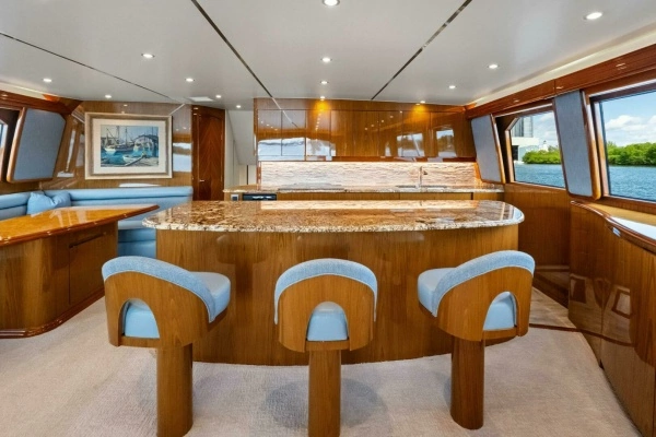 2012 Viking 82
