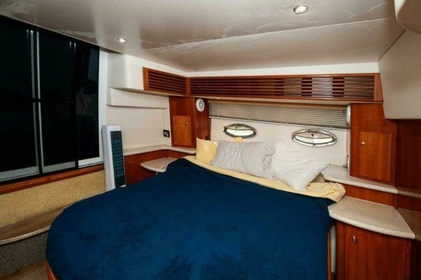 2002 Carver 47