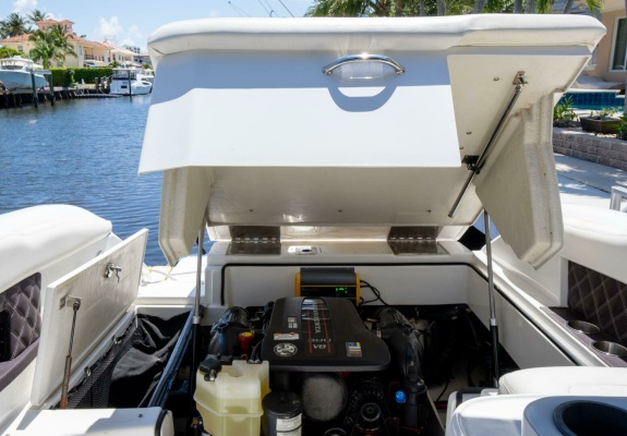 Unplugged 28ft Cobalt Yacht For Sale