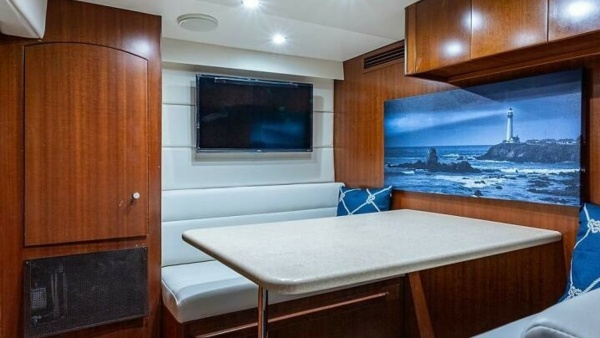 Magnum Ride 100ft Hatteras Yacht For Sale