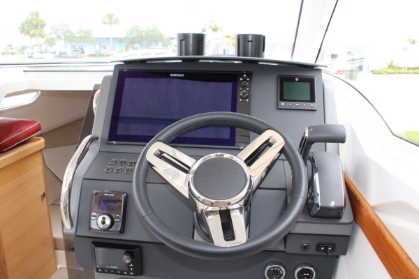 30ft Nimbus Yacht For Sale