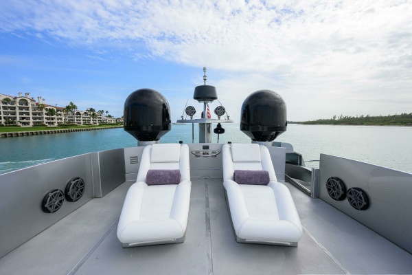 Miura 90ft Pershing Yacht For Sale