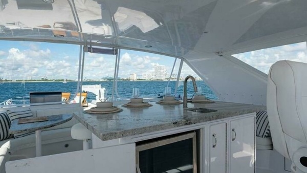 Magnum Ride 100ft Hatteras Yacht For Sale