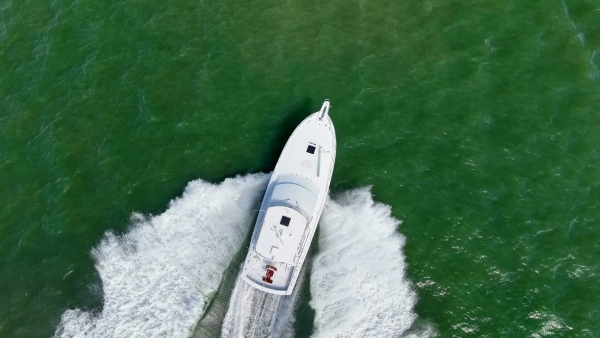 2002 Hatteras 50