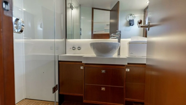 2011 Princess 64