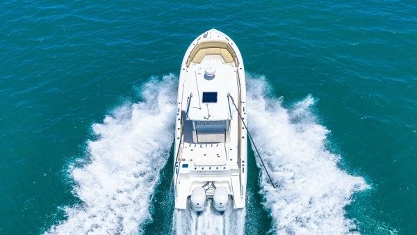 2019 Pursuit 32