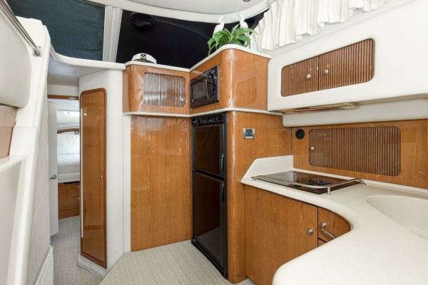 2000 40 Sea Ray 400 Sedan Bridge Silver Lining Galley
