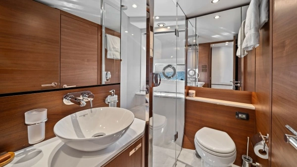2019 Princess 65