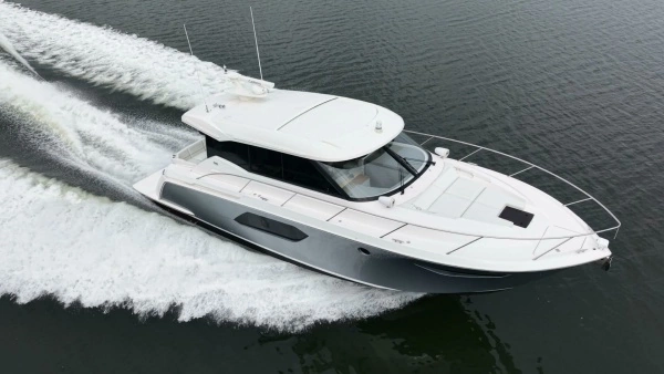 2019 Tiara Yachts 49