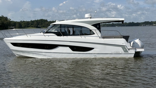 Doc N Pilot 36ft Beneteau Yacht For Sale