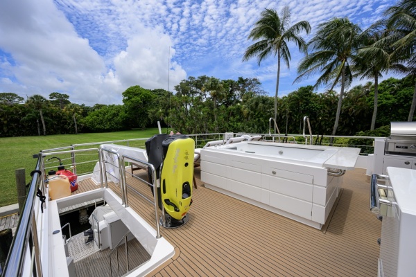 Midnight Moon 85ft Horizon Yacht For Sale