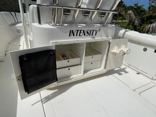 INTENSITY 2 29ft Century Yacht For Sale