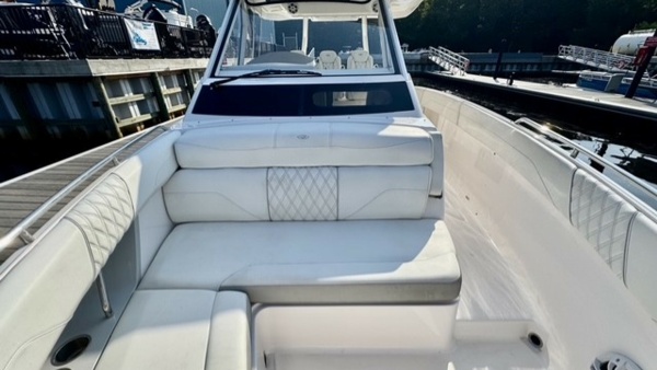 33ft Regal Yacht For Sale