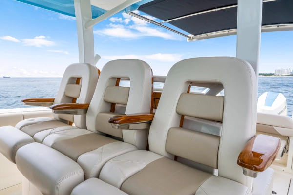 2025 Boston Whaler 38