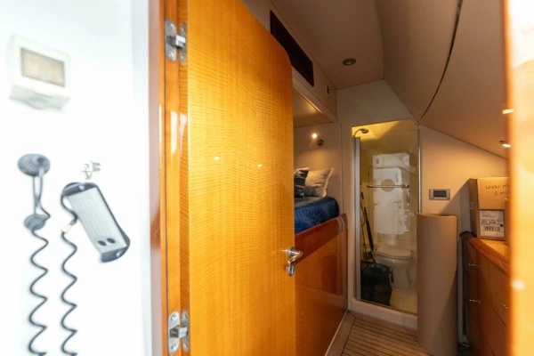 2007 Lazzara Yachts 74