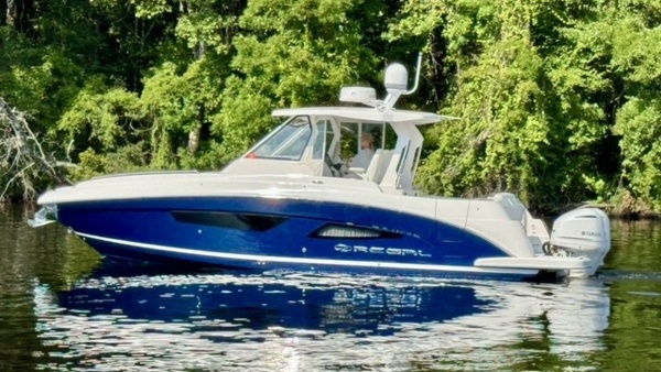 33ft Regal Yacht For Sale