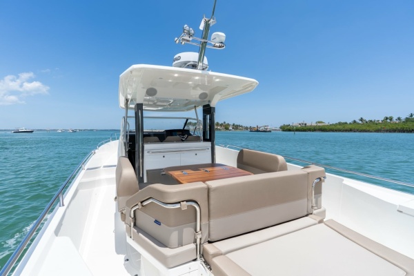 In Stock 2025 Nimbus T11 308 40ft Nimbus Yacht For Sale