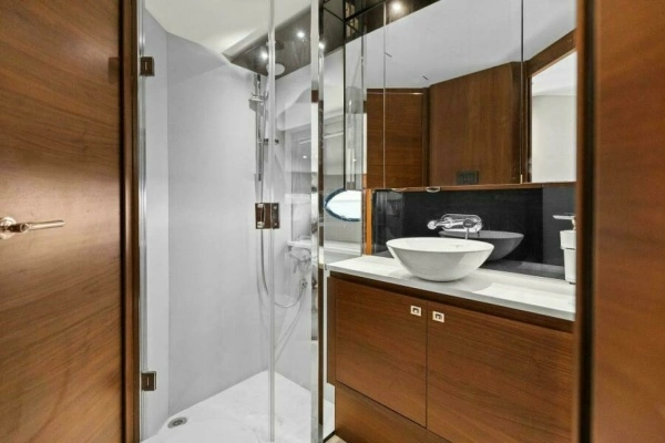 2016 Princess 60