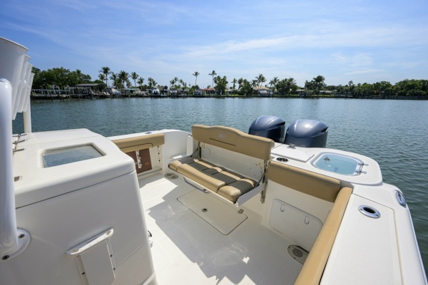 28ft NauticStar Yacht For Sale
