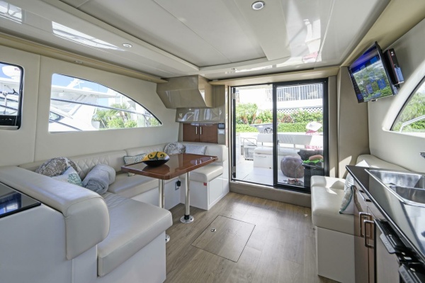 SEAS THE DAY 40ft Carver Yacht For Sale