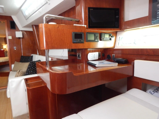 Amel 55 Yacht For Sale