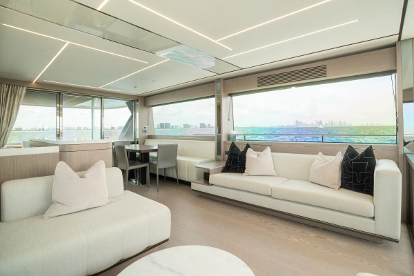 2025 Sunseeker 76