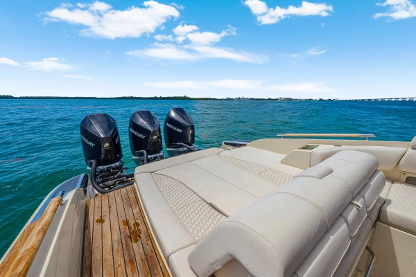 2023 Chris-Craft 35