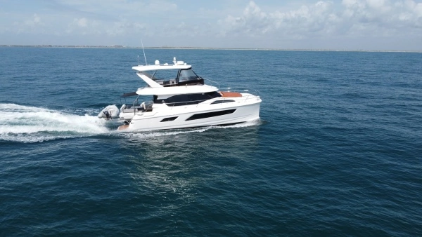 2021 Aquila 44