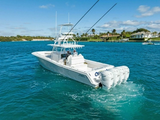 2019 Invincible 42