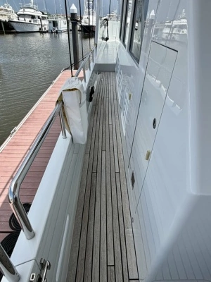 2012 Alaskan 70