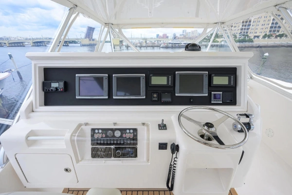 Bertram 700 Yacht For Sale
