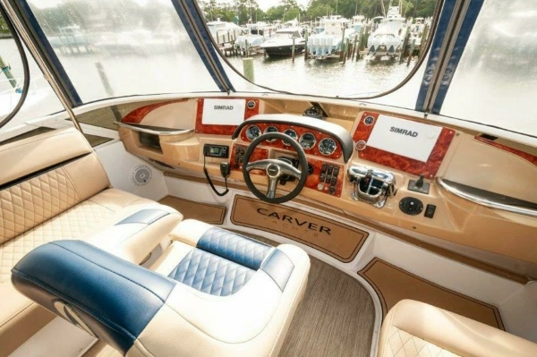 2002 Carver 47