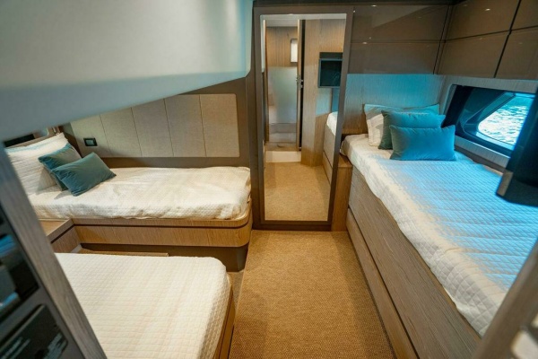 Relax Josephine 45ft Azimut Yacht For Sale