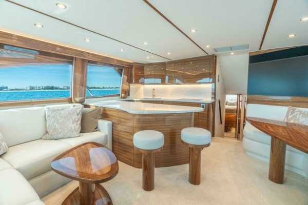 Viking 54 Convertible - Salon