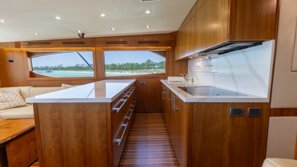 Knot Diggin 60ft Hatteras Yacht For Sale