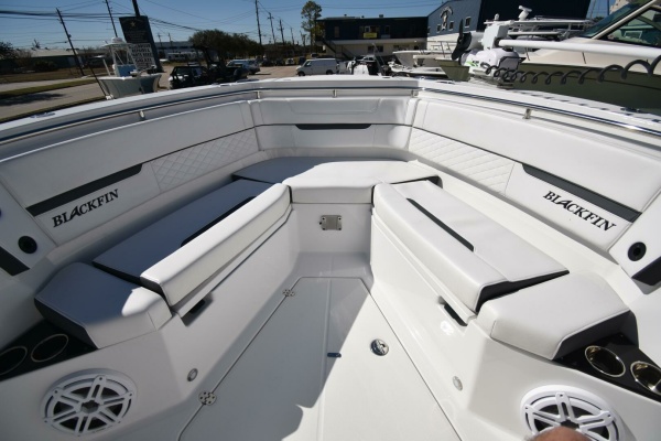 2021 Blackfin 332 