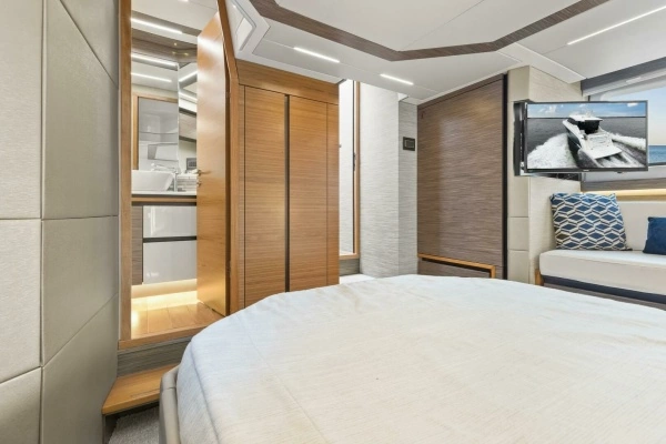 2019 Tiara Yachts 49