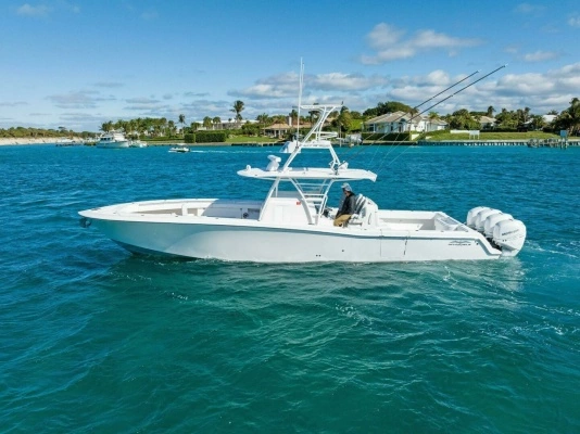 2019 Invincible 42