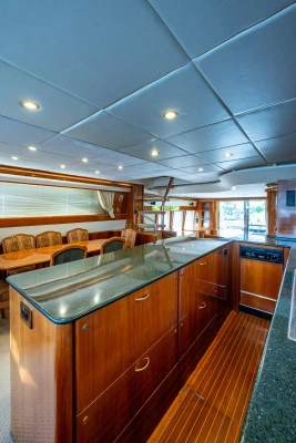 2000 Princess 72