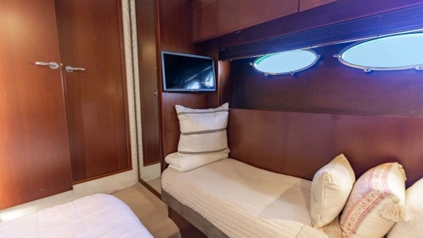 2011 Princess 64