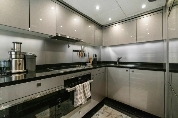 Sunseeker 95 Motoryacht Yacht For Sale